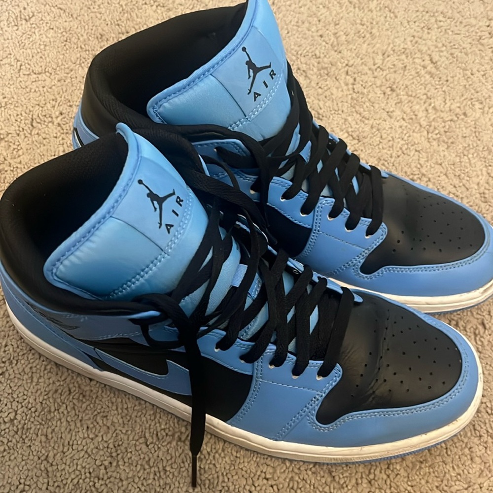 Jordan 1 Retro University Blue - Size 11